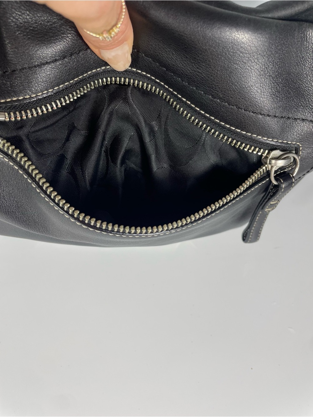 $25 LOW START Vintage Coach 1417 Black Leather EW Legacy Shoulder Bag w/ Tassel - Picture 9 of 12